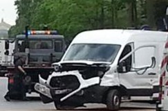 Livreur-percute-par-deux-policiers-sa-femme-a-envie-qu-ils-payent