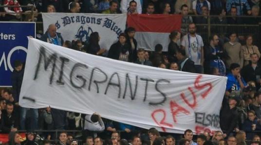Migrants raus starsbourg stade foot racisme