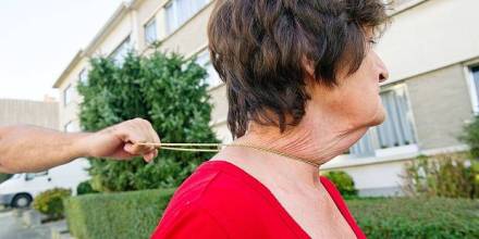 Arrache collier vielle