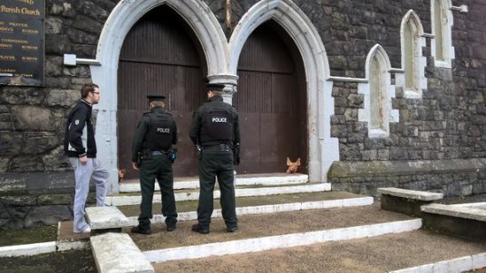 eglise belfaste tag islamophobe cochon