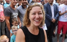 les-riverains-et-commercants-reunis-en-soutien-a-celine_2985077_800x532p