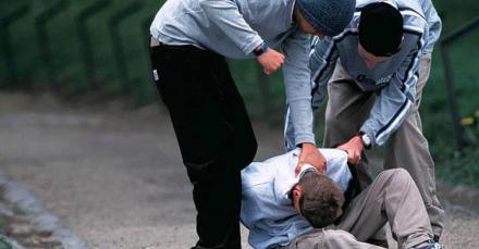 Tabassent voisin racsite racaille banlieue gratuit rue