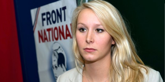 7775153557_la-deputee-frontiste-marion-marechal-le-pen-lors-d-une-conference-de-presse-dans-la-ville-du-pontet-le-18-octobre-2014