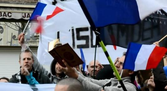 97784961_B977107095Z.1_20151118202202_000_G5F5KQERL.1-0