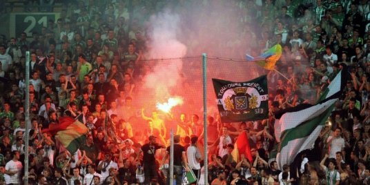 des-ultras-de-saint-etienne-sont-recherches-par-les_3160088_800x400