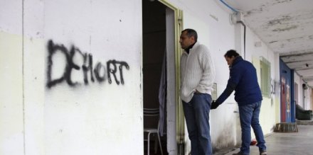 islam-a-ete-ecrit-sur-un-mur-et-dehort-avec-la-faute_1683490_667x333