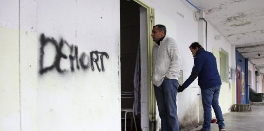 islam-a-ete-ecrit-sur-un-mur-et-dehort-avec-la-faute_1683490_667x333