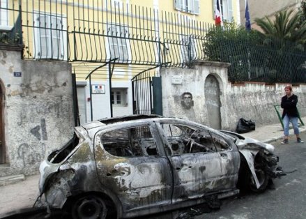 CORCRT02Q900_JM_ATTENTAT_CORTE