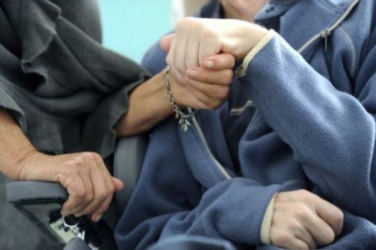 379252-alzheimer-le-21-septembre-2009-dans-une-maison-de-retraite-a-lutterbach