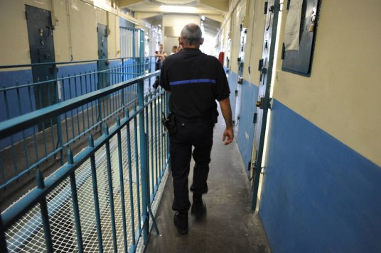 Prison-francaise-cellule-barreau-taule.jpg