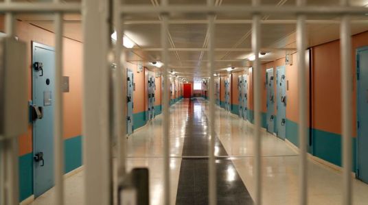 general-view-inside-the-renovated-men-s-building-in-the-fleury-merogis-prison-near-paris_4950995.jpg