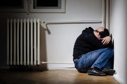 7777108285_hommes-battus