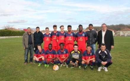 un-joueur-du-fcc-a-frappe-un-jarnacais-a-la-fin-du-match-il-a-ete-exclu-sur-le-champ-de-son-club