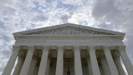 la-cour-supreme-des-etats-unis-a-washington-le-1er-aout-2015_5602867