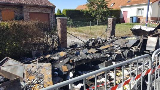 170739945_B979510798Z.1_20160823184654_000_GFM7FIQ4O.1-0