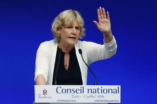 morano nai folle voile hitler extreme droite conne