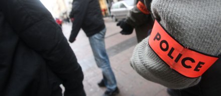 135538-une-police-bac-jpg_45400