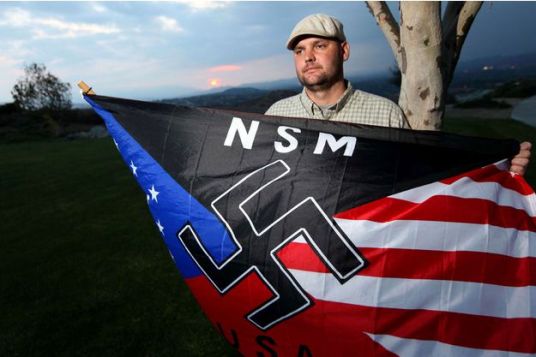 a-10-ans-il-tue-son-pere-neo-nazi-ses-avocats-veulent-revenir-sur-ses-aveux