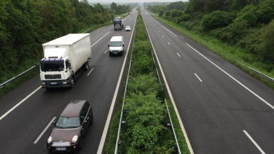 rennes-l-auto-stoppeur-en-voulait-aux-poitrines-des-conductrices