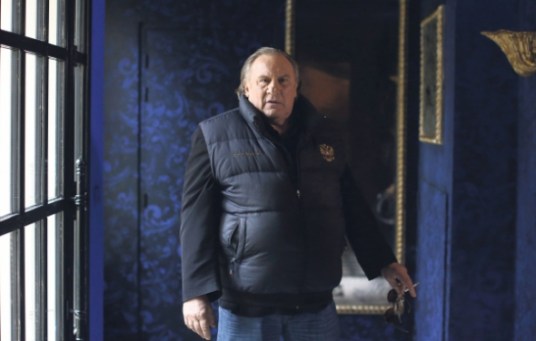 Gerard-Depardieu-s-exprime-sur-Trump-et-Le-Pen_pics_590.jpg