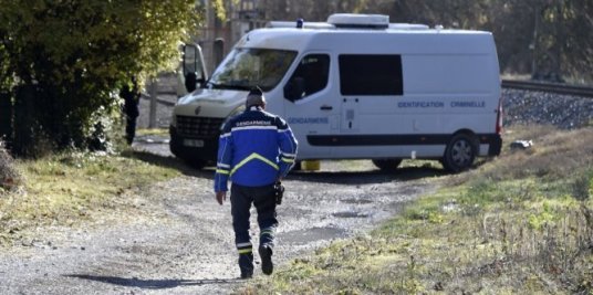 quelques-minutes-apres-le-drame-interpelle-par-les_2197643_667x333