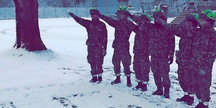 militaires-suisses-nazi-salut