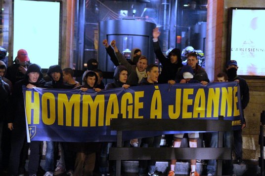 jeanne-au-bucher-extreme-droite-christianophobie